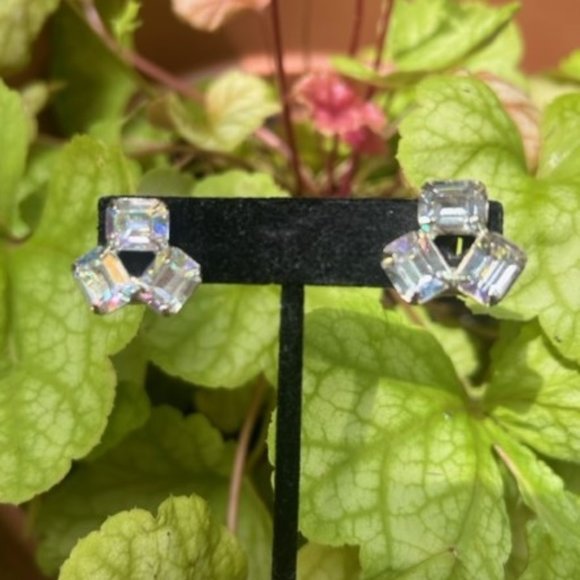 VTG Aurora Borealis Baguette Gold Tone Earrings - Picture 2 of 10